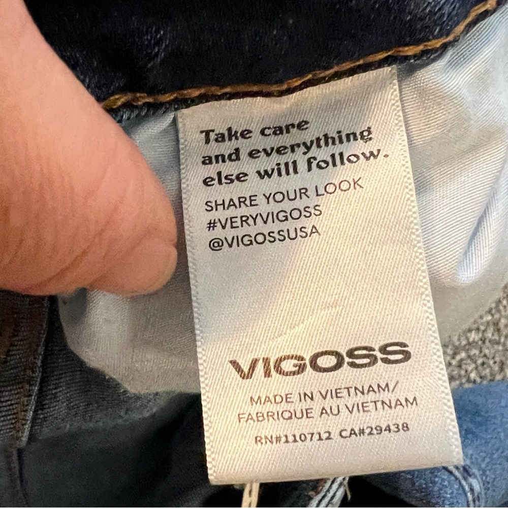 Vigoss Women's Ripped Mid- Rise Skinny Jeans, Waist 31 - Picture 9 of 12